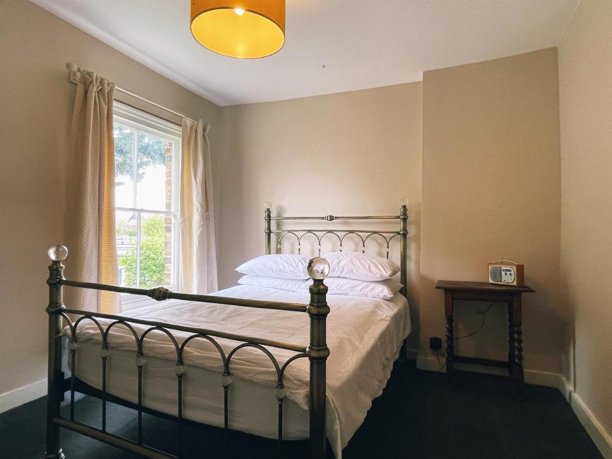 Manor House Of Cheshunt- Historic Villa Extérieur photo